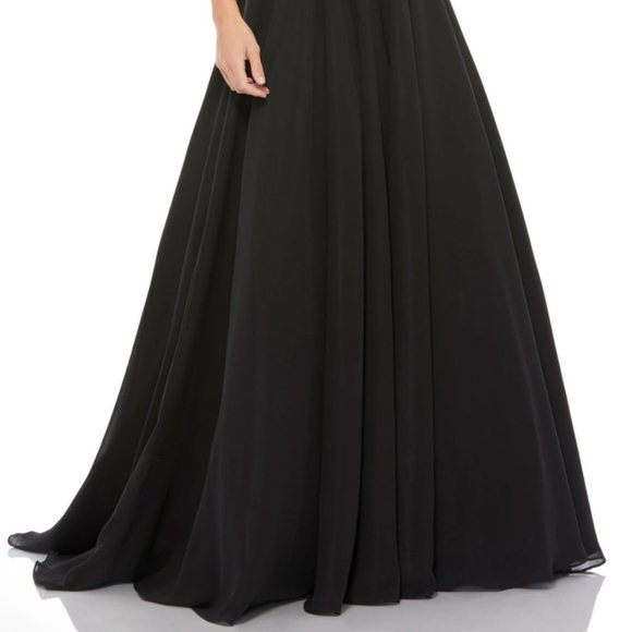 Mac Duggal Ballgown (Black, New) - Picture 3 of 4